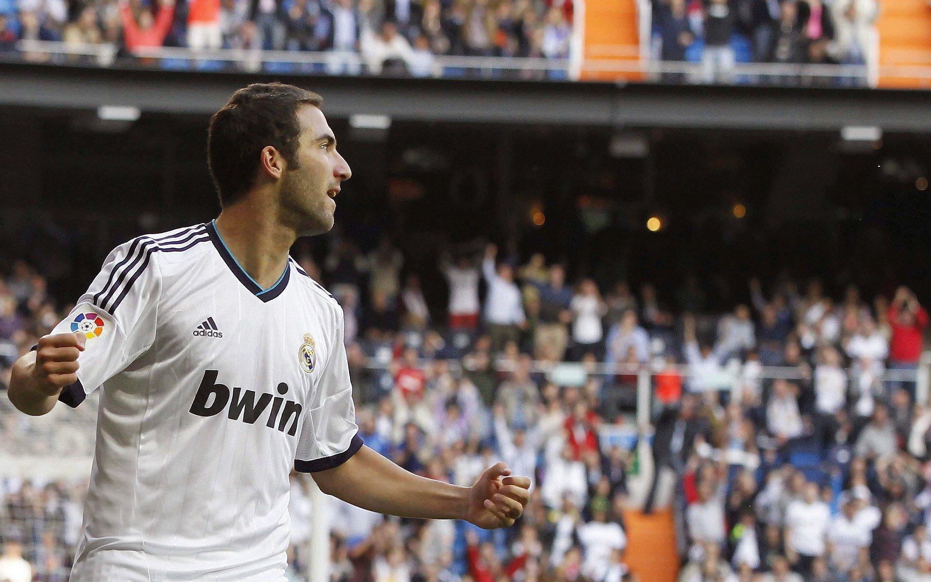 男篮热身赛暴露隐忧 归化球员状态低迷引关注