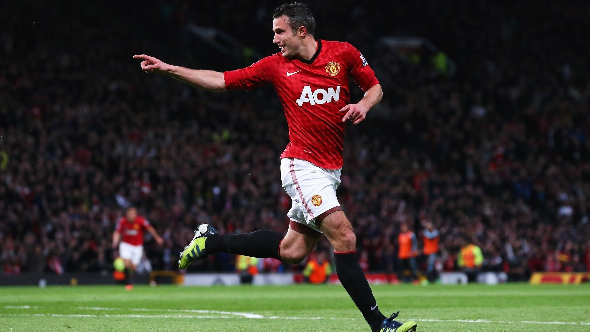 2025年欧洲足坛财富版图剧变，英超身价激增逾130亿欧元傲视群雄，西甲、意甲紧随其后