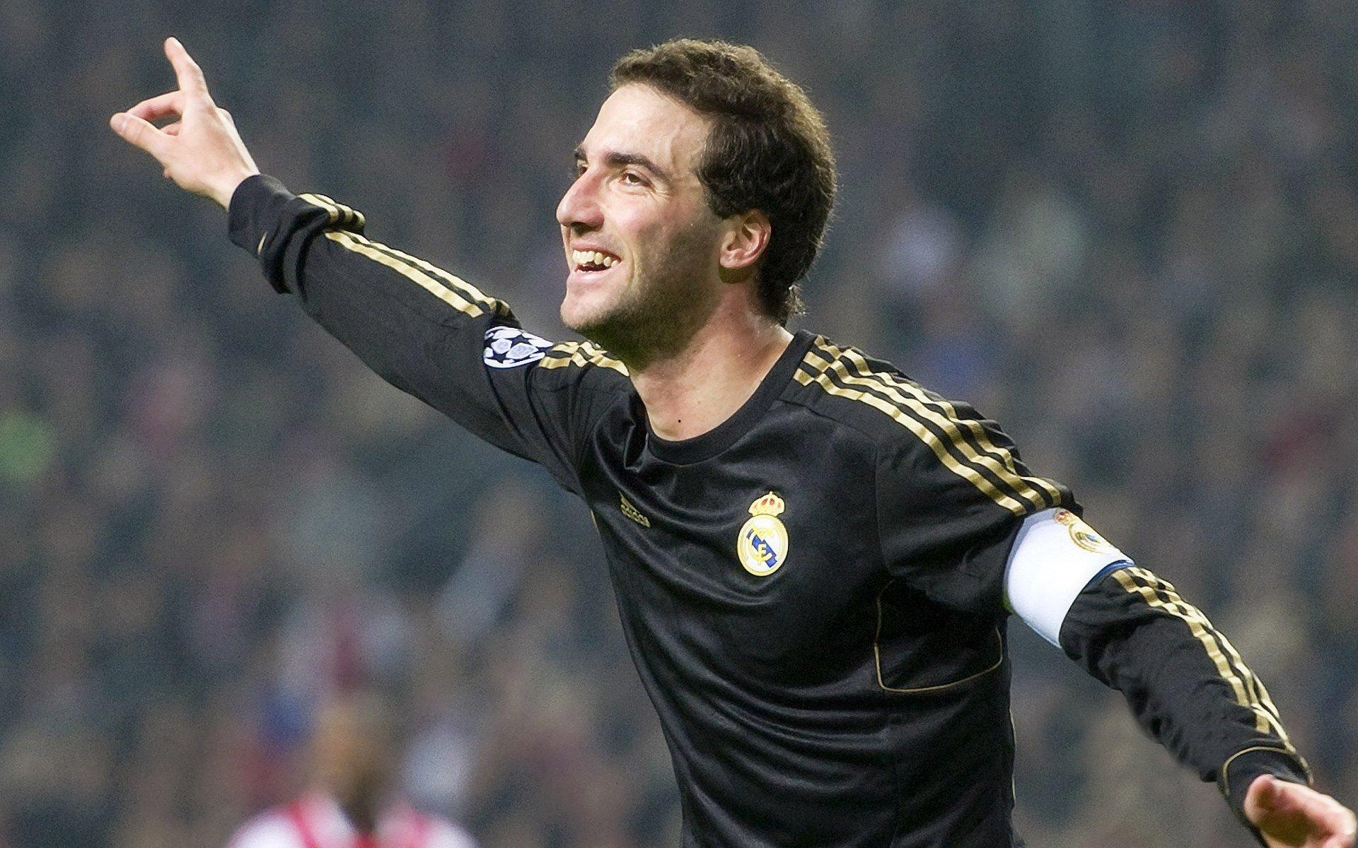 易建联仅得8分却被狂赞 布泽尔，他得2分也是领袖