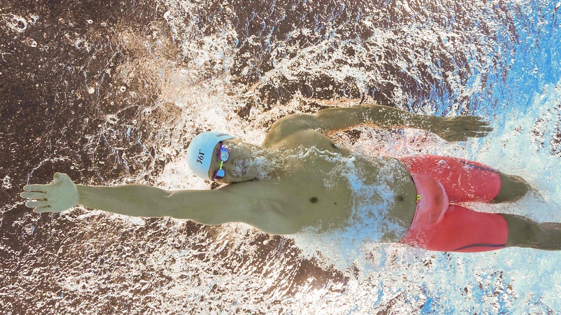 双星闪耀!意甲劲旅提前加冕,苏格兰时隔廿载重返世界杯殿堂